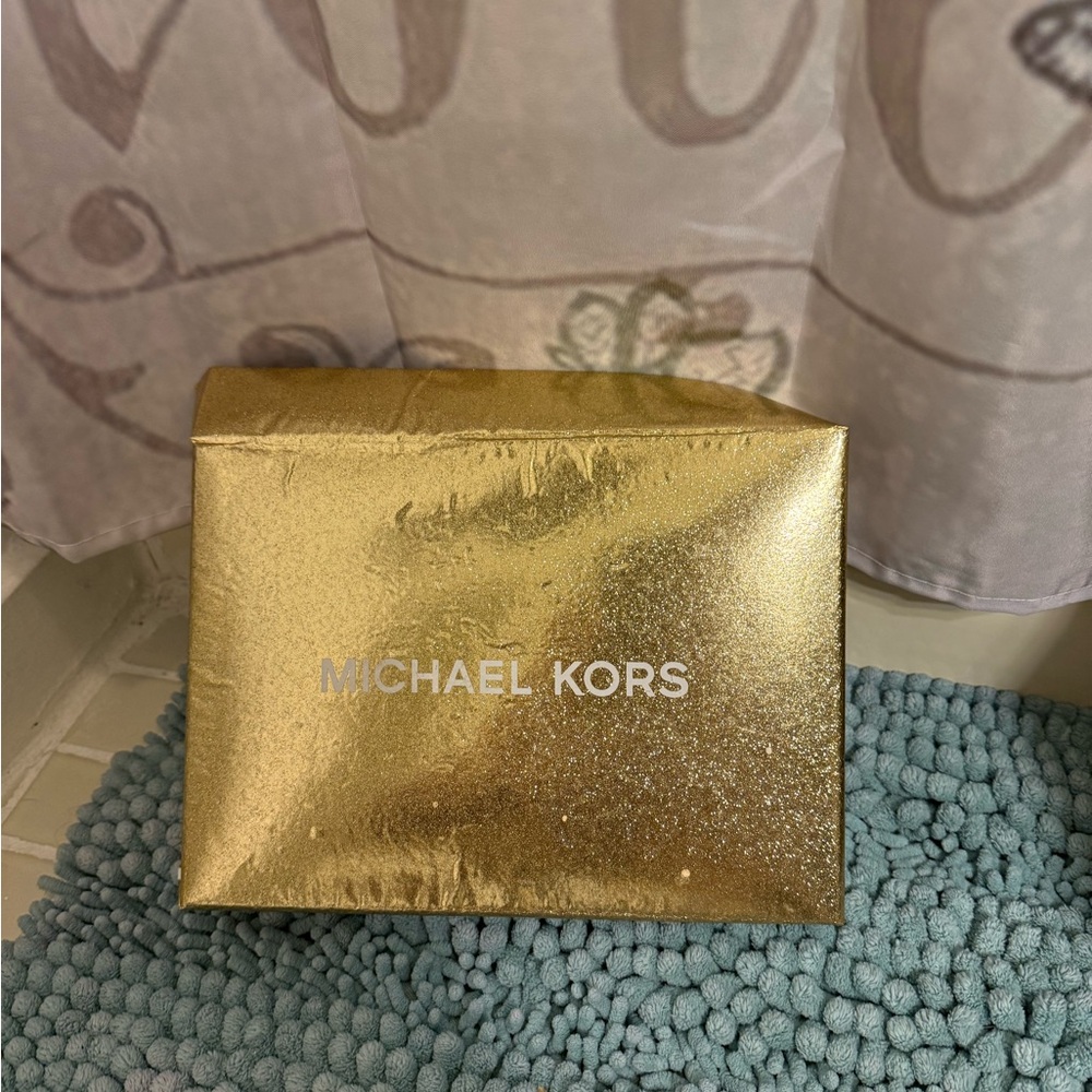 New in box Michael Kors Belt Bag Size S/M - Picture 6 of 7